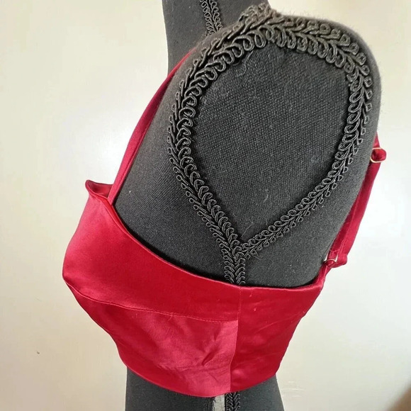 House of Harlow 1960 Red Satin Crop Top Adjustable Spaghetti Straps Size Small - Picture 3 of 9